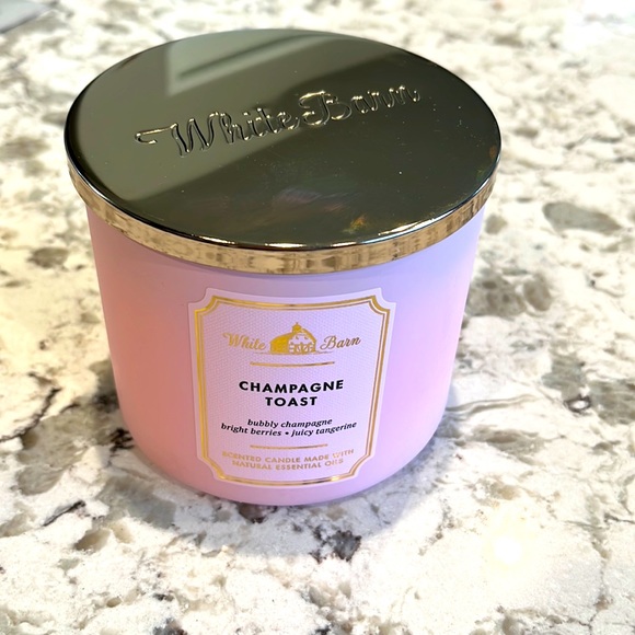 White Barn Accents Nwt White Barn Champagne Toast 3wick Candlr